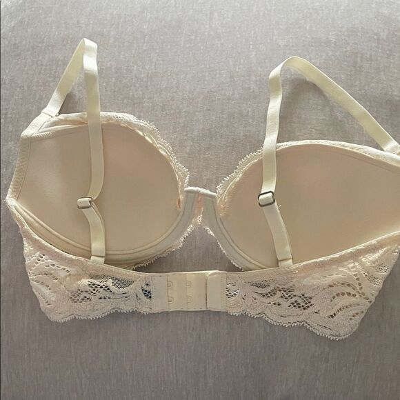 Natori Cream Lace Bra - Picture 5 of 5